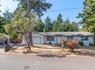 5547 S Shore Dr, Florence, OR 97439