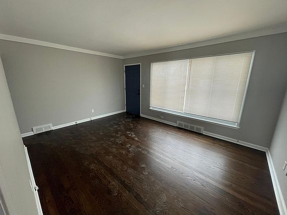 5th image of 2611 Hollywood St