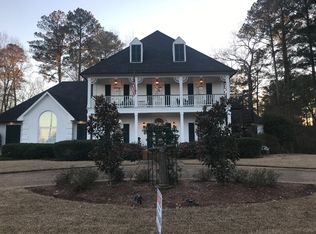 667 Spring Lake Dr, Pearl, MS 39208