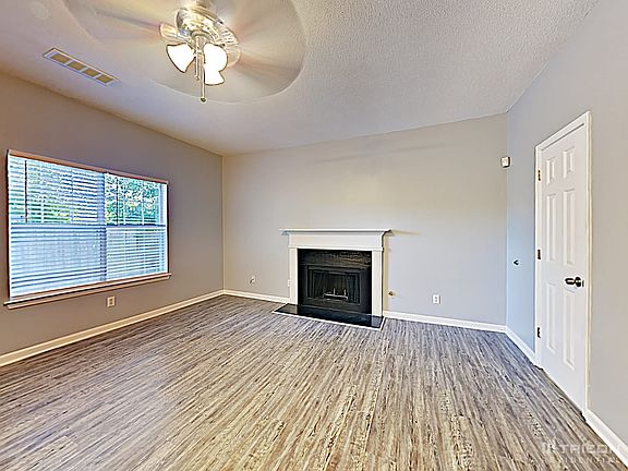 3rd image of 441 Gresham Dr