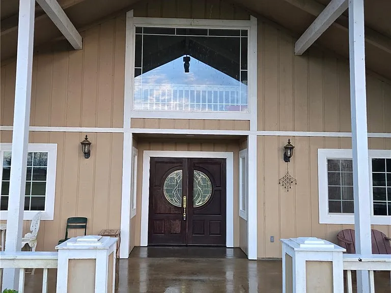 4415 Woods Ln — Photo 2