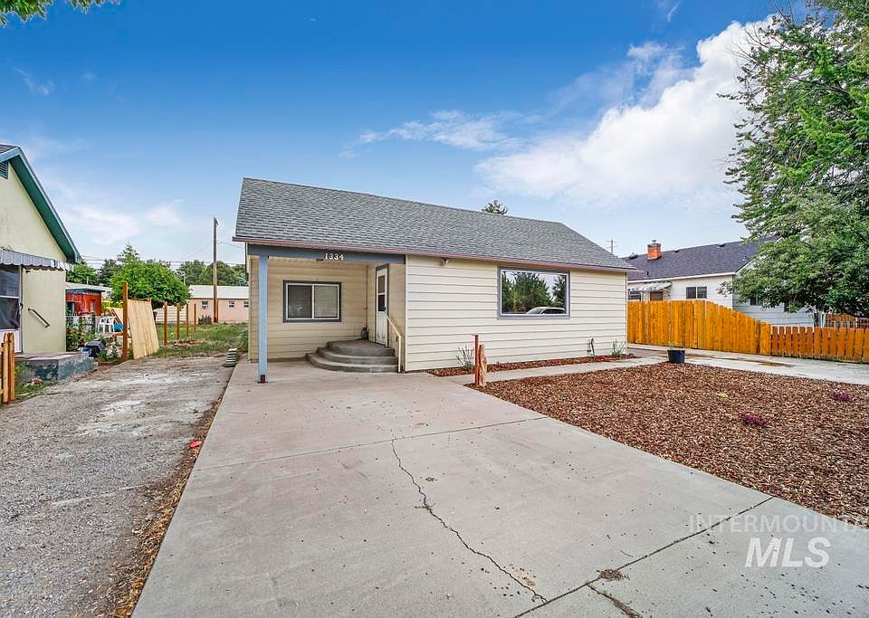 1334 Idaho St, Gooding, ID 83330 Zillow