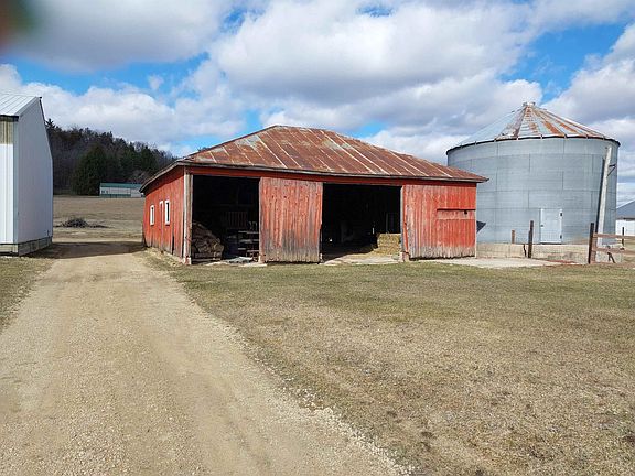 5th image of E10056 County Road C