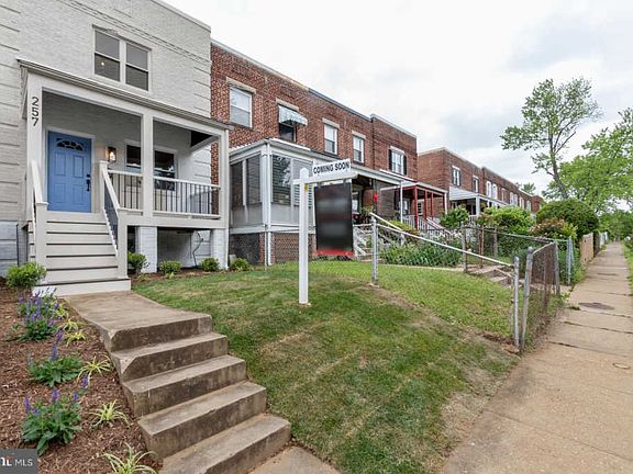 2nd image of 257 Evans La