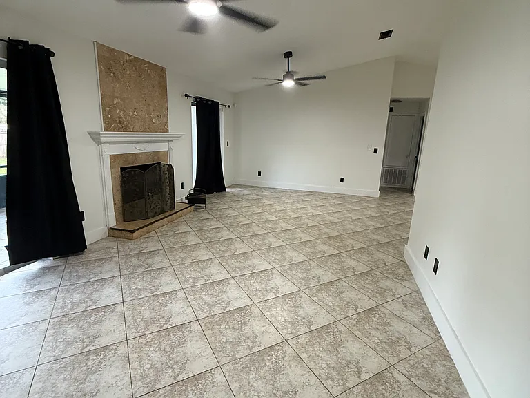 1633 Martinsville Ct — Photo 4