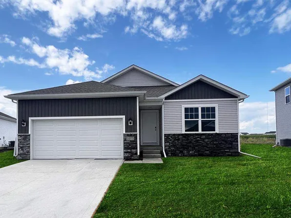 3305 Dreusicke Dr, Coralville, IA 52241