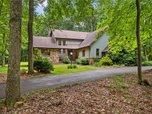 2116 Oak Ridge Dr, Champion, PA 15622