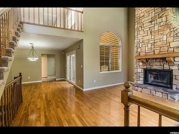 4th image of 758 E Shady Tree Ct