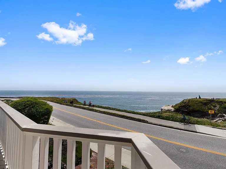 2124 W Cliff Dr — Photo 36