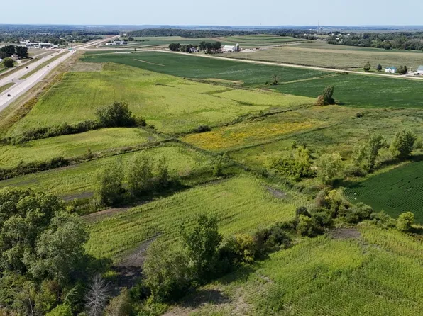 15 Highway, Hortonville, WI 54944