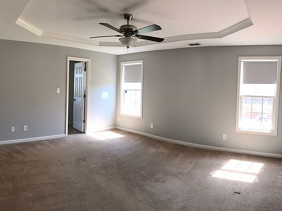 3rd image of 350 Fairfield Cir