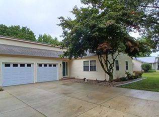 19911 Meadow Ridge Dr, Goshen, IN 46526