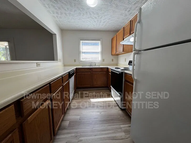 2 bed, 2.5 bath, 1200 sqft, $1,045 — Photo 4