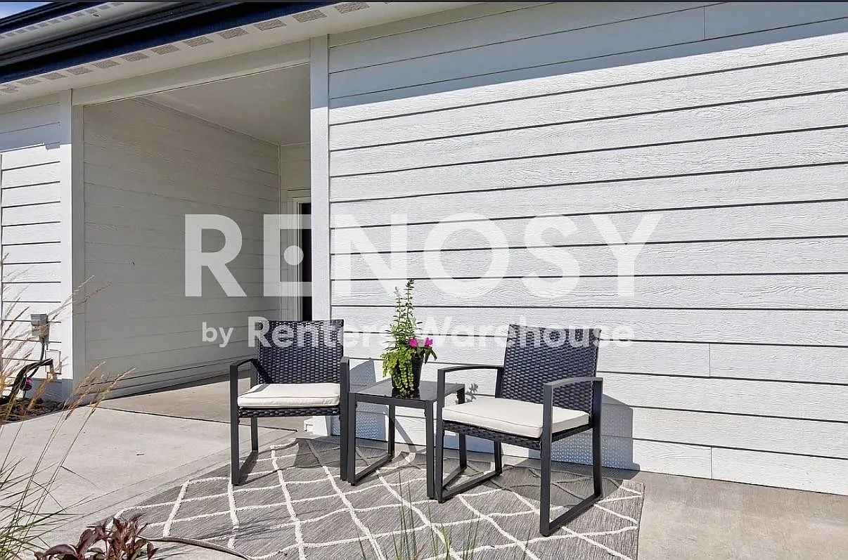 Two Bedroom Townhouse — Photo 1