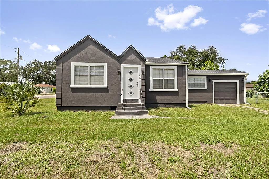 2 bed, 1.0 bath, 1073 sqft, $2,500 — Photo 1