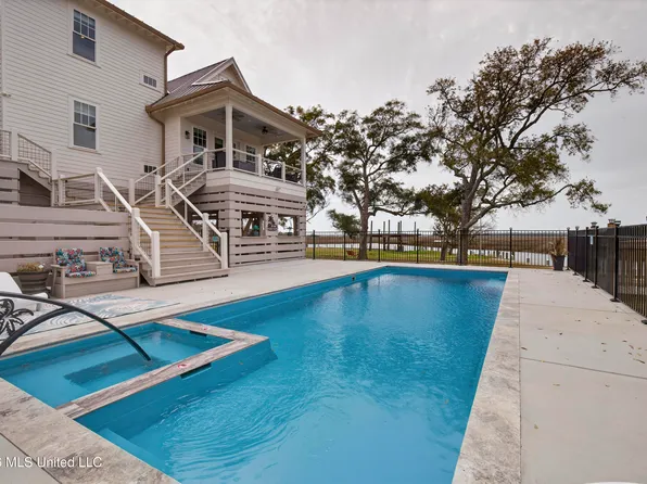 3514 San Juan Cir, Gautier, MS 39553