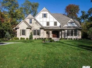 11 Harbor Hill Dr, Lloyd Harbor, NY 11743