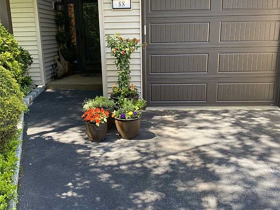 3rd image of 88 Northgate Cir