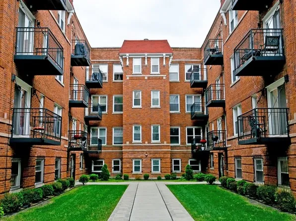 2105 E 67th St APT G9, Chicago, IL 60649
