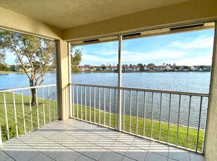 7760 Emerald Cir APT 203, Naples, FL 34109