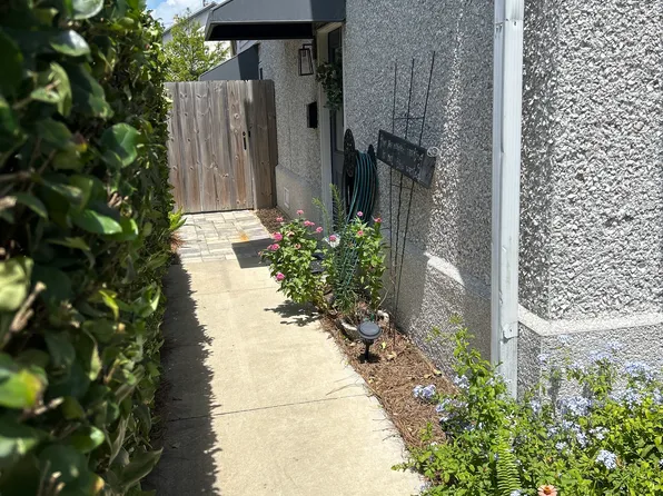 227 Georgia St #1B, Saint Simons Island, GA 31522