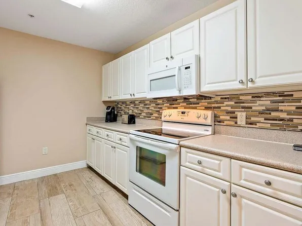 1200 Town Center Dr APT 425, Jupiter, FL 33458