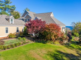 12 Sea Light Ln, Rockport, ME 04856