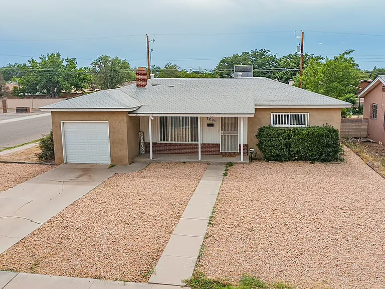 2001 Alvarado Dr NE — Photo 2