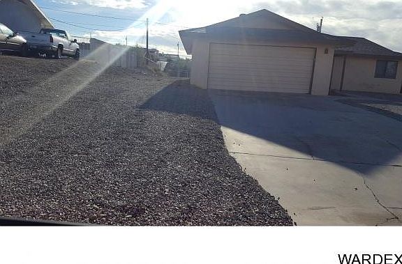 2nd image of 3244 Aztec Dr