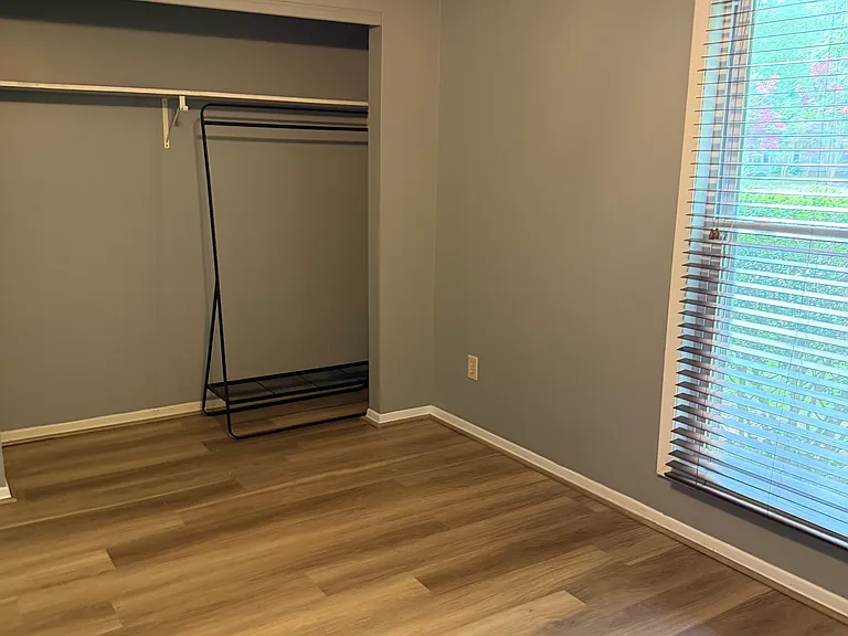 1103 Broadford Dr — Photo 19
