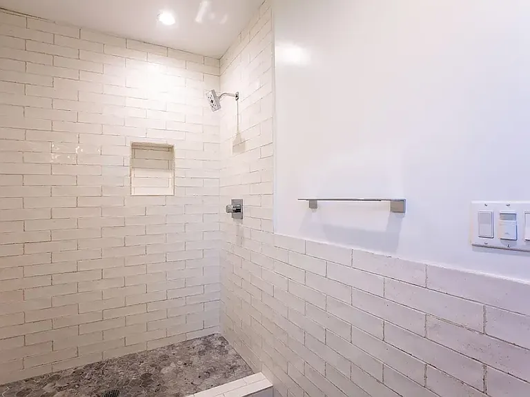 652 Vernon Ave #2 — Photo 38