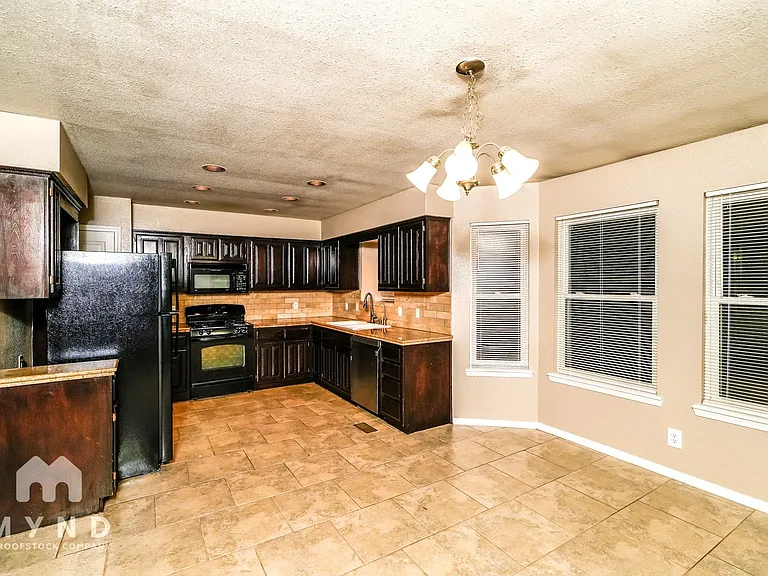 4417 W Toledo St — Photo 9