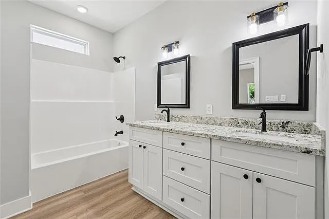 1614 Leonidas St — Photo 13
