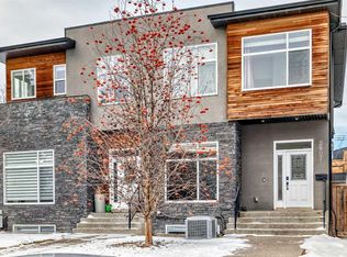 2807 E 25th St SW, Calgary, AB T3E 1Y1