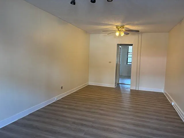 1 bed, 1.5 bath, $1,595 — Photo 2
