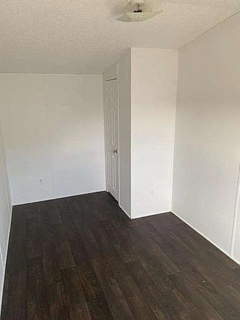 4 bed, $1,600 — Photo 4