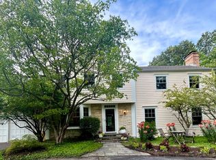 1188 Oak Ridge Dr, Glencoe, IL 60022