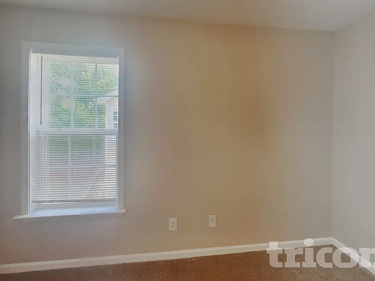 2809 Erinridge Rd — Photo 13