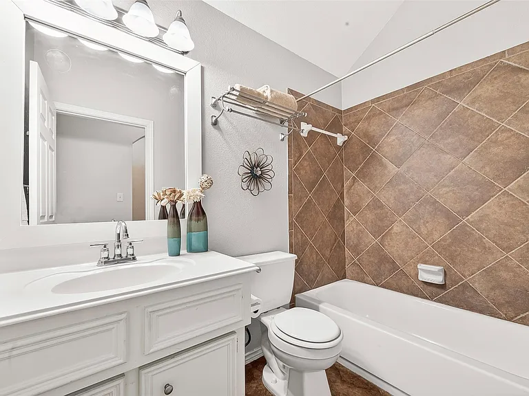 7116 Granger Ridge Ln — Photo 22