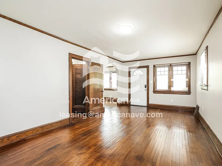 1884469_006_living_room_12693999.jpg