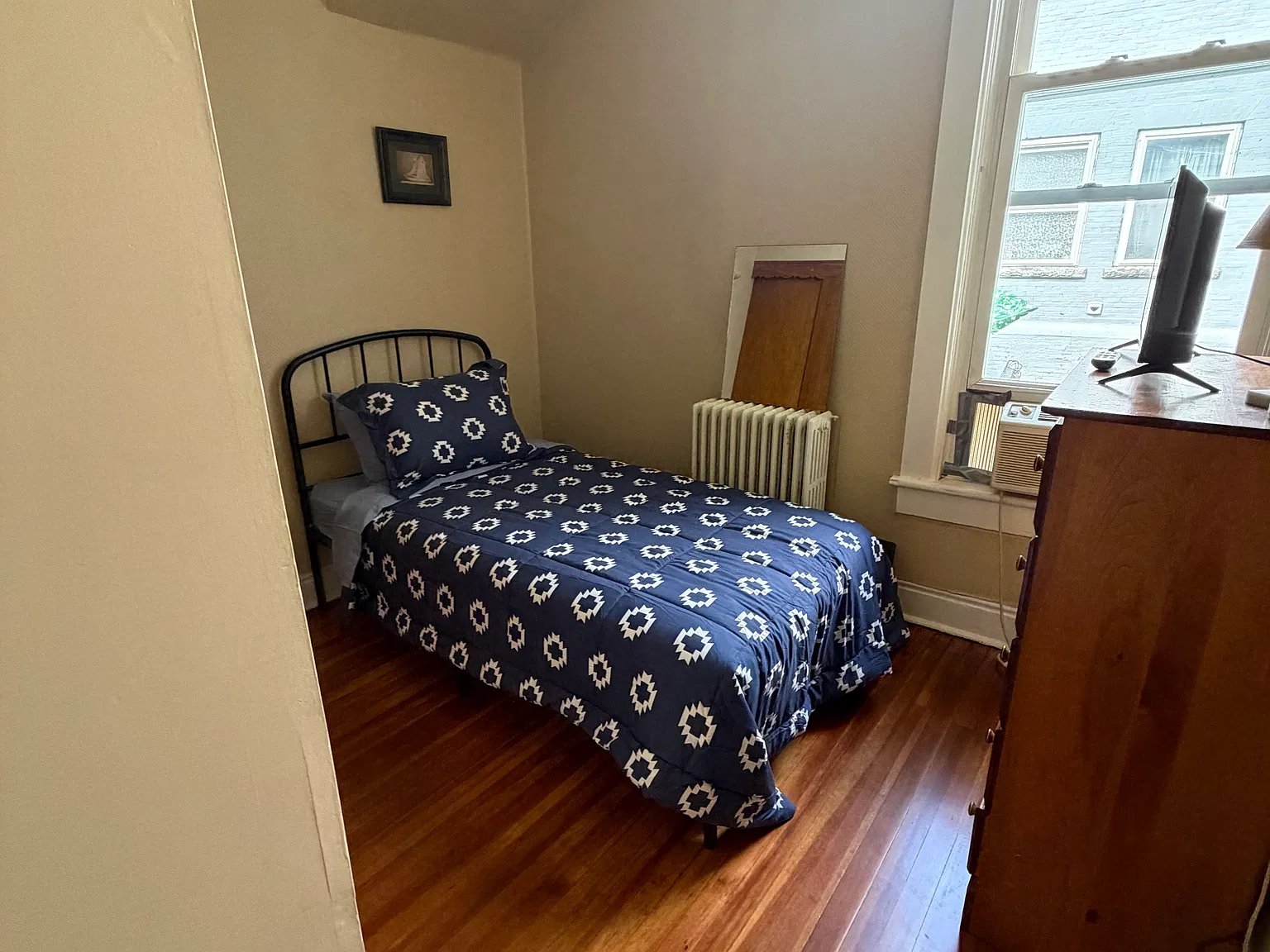 3 bed, 1800 sqft, $850 — Photo 2