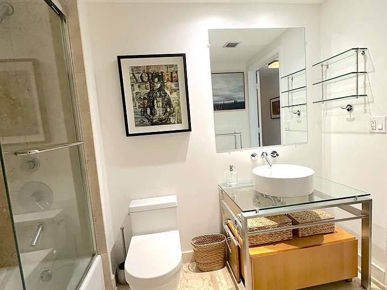 6000 Collins Ave #509 — Photo 28