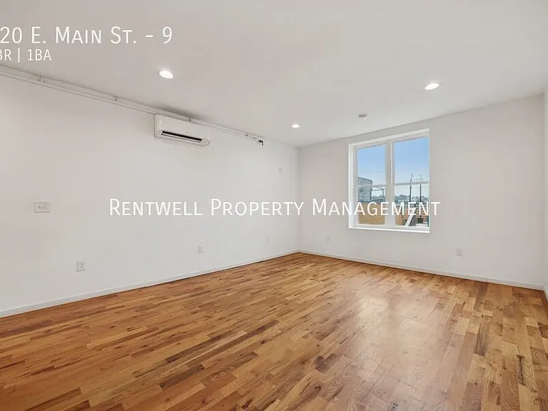 120 E Main St #9 — Photo 6