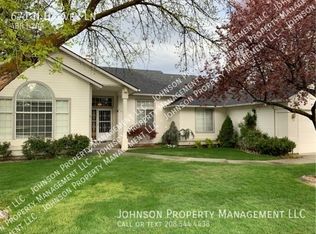 671 N Harvey Ln, Eagle, ID 83616