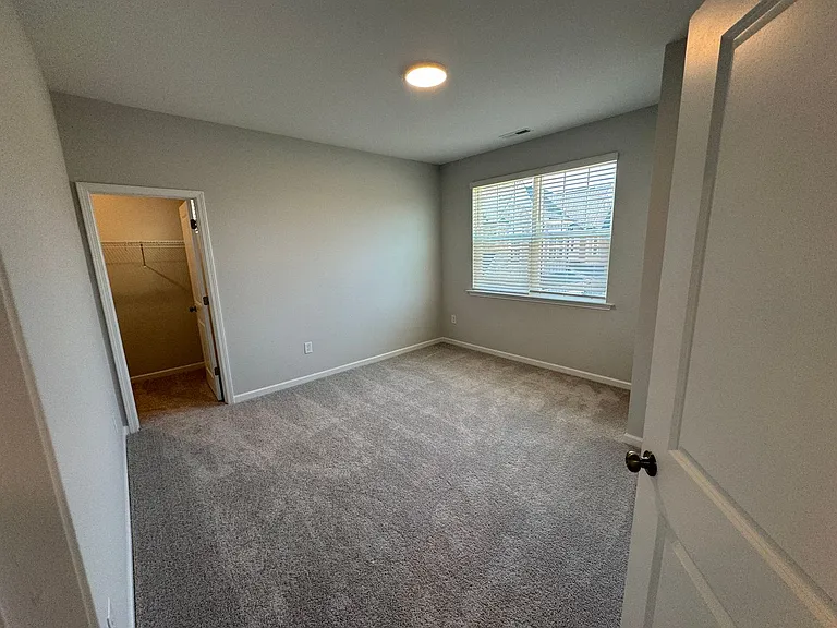 2422 Greshford Ln — Photo 26