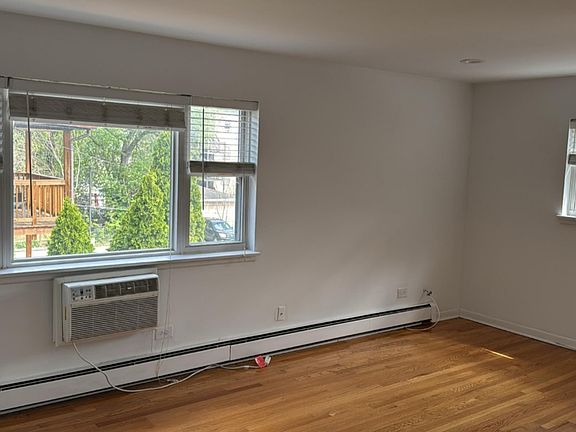 3rd image of 424 S Euclid Ave APT 4