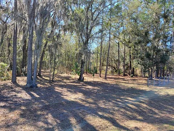 3rd image of 10133 SE Hawthorne Rd