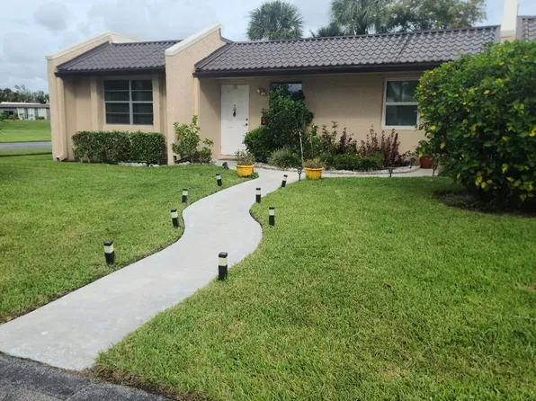 172 Lake Meryl Drive, West Palm Beach, FL 33411