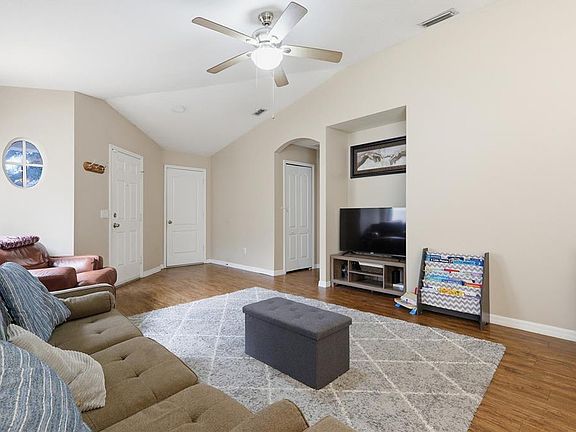 3rd image of 1048 Lake Shore Ranch Dr