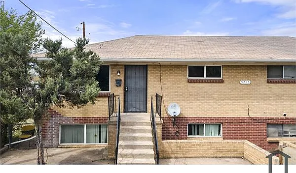 2 bed, 728 sqft, $1,900 — Photo 1